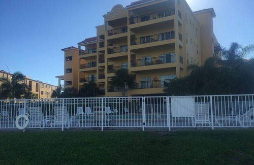 Treasure Island Condo | Newly Updated Top Floor Large Beach Condo.