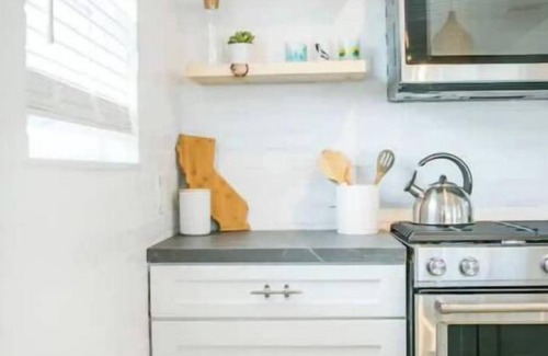 Balboa Peninsula House | Newly updated! Vintage Vibe, Spacious 2Br 1Ba w beach gear parking