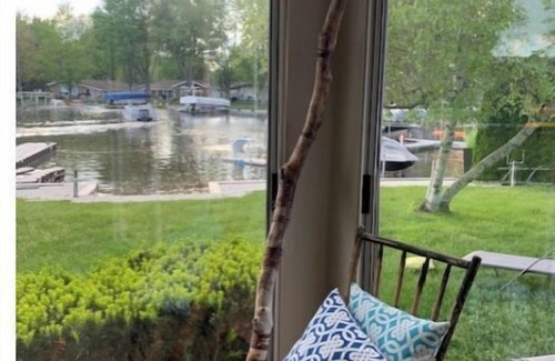 Hamburg Township Cottage | Newly updated waterfront home on chain lakes near Ann Arbor and Pinckney, MI