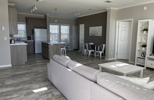 Lake Alfred House | Newly Vacation Home with Lake view