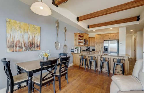 Kimball Junction House | Newpark Townhome - Private Hot Tub - Private Garage
