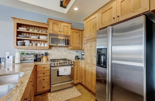Kimball Junction House | Newpark Townhome - Private Hot Tub - Private Garage