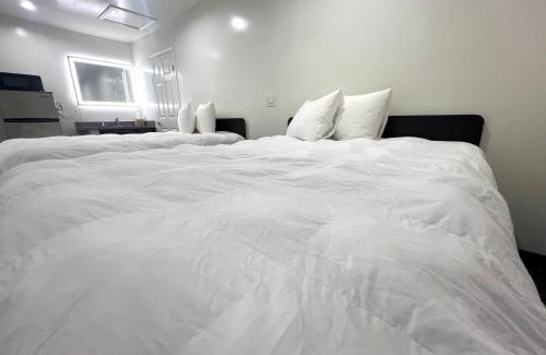 East Side Costa Mesa Hotel | Newport Bay Inn