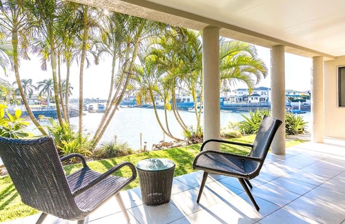 Newport House | NewPort Dream Quiet Island - No Party Maximum 9-10 People