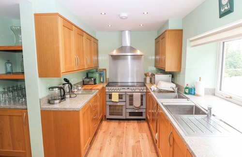 Huntly Cottage | NEWSEAT, pet friendly, with a garden in Huntly