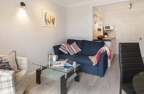 Newton Ferrers Apartment | Newton Ferrers home with private garden