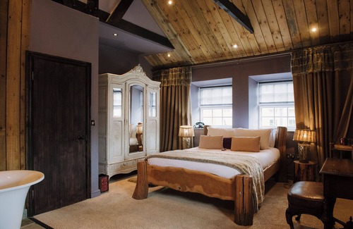 Newton by the Sea House | Newton Hall Courtyard Rooms