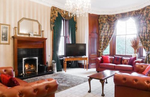 Cupar House | Newton Manor House