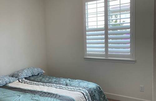 Roseville House | Next Gen private room suite for rent or lease