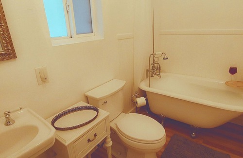 Foster Heights House | Next to 12th and Chicon - East Austin