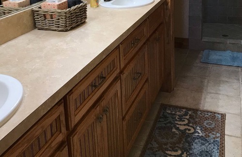 Fredericksburg House | Next to Becker Vineyards - Sleeps 8 - Hot Tub - Family Friendly