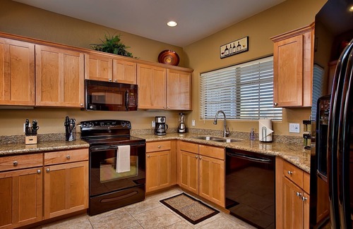 South Scottsdale Condo | Next to Golf, Prime Location, Heated Pool & Spa, Upgraded Unit, BBQ, and More!