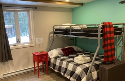 Notre-Dame-Des-Bois House | Next to Paradise