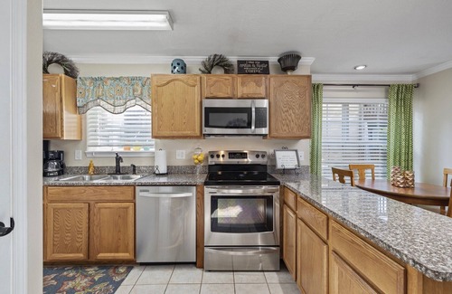 Indian Point Condo | Next to Silver Dollar City, King Master, 2BR 2BA, Full Size Kitchen, 20ft Patio