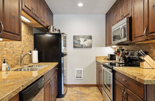 Teton Village Condo | Nez Perce C3 - Pool and Hot Tub Access!