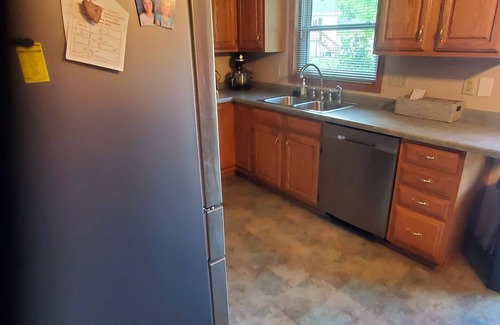 Appleton House | NFL Draft: Close to Lambeau and Appleton & Oshkosh airports. Sleeps 8+