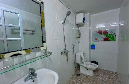 Mong Cai Hotel | Nhà Nghỉ Hương Sen