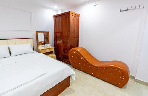 Long Bien Hotel | Nhà Nghỉ Light Hotel