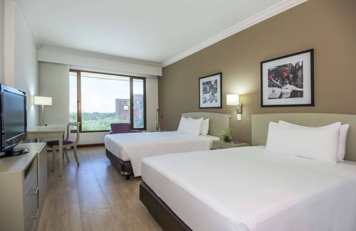 Ciudad Jardin Hotel | NH Cali Royal