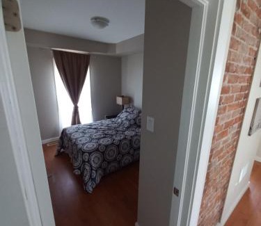 Silvertown Apartment | Niagara Falls Dream Family Retreat