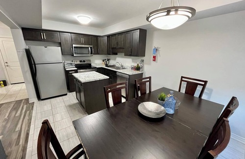 Thorold House | Niagara Getaway! 6 beds, 4.5 baths. Up to 12 guests. Close to everything!
