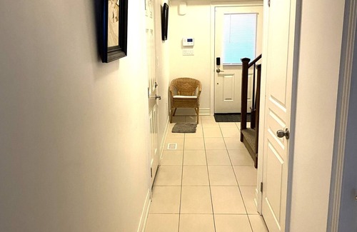 Thorold House | Niagara Sleeps 6 Cozy 3bed 3bath Near Falls