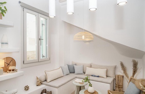 Ermoupoli Apartment | NiaN CYCLADIC SUITE