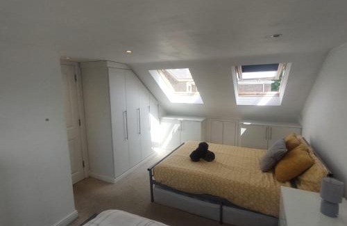 Abbey House | Nice 3 Bedroom House Wimbledon