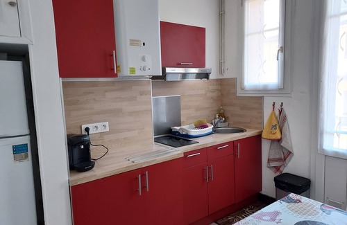 Le Mourillon Apartment | Nice Air-conditioned Apartment Near Beaches and Amenities