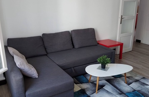 Le Mourillon Apartment | Nice Air-conditioned Apartment Near Beaches and Amenities