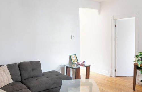 Parc Extension Apartment | Nice and close to the metro