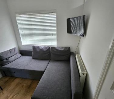 Carshalton Central Apartment | Nice and Cosy One Bed Flat