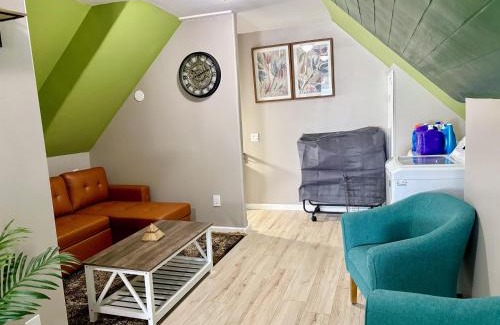 Buffalo Apartment | Nice and cozy whole house 25min to Niagara falls