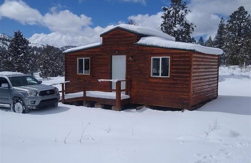 Mammoth Creek House | Nice and Knotty Cabin