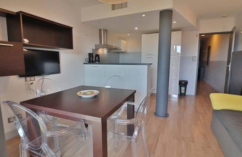 St.-Remy-de-Provence Apartment | Nice Apartment with Terrace in Saint-Remy-de-Provence