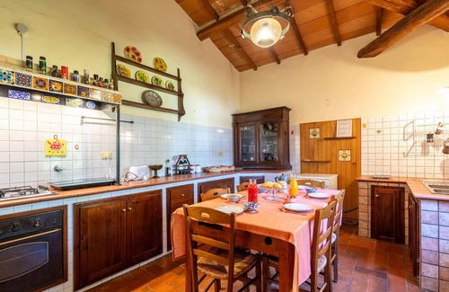 Castiglione del Lago Apartment | Nice apartment in Castiglione del Lago