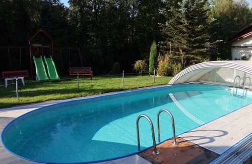 Desna Apartment | Nice apartment for 4 people with pool, WIFI, TV and patio