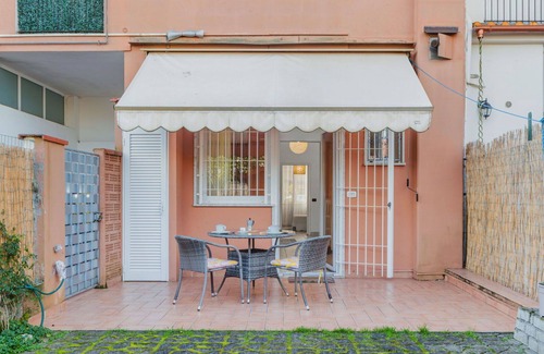Marina di Carrara Apartment | Nice apartment for 2 people with WIFI, TV, terrace and parking
