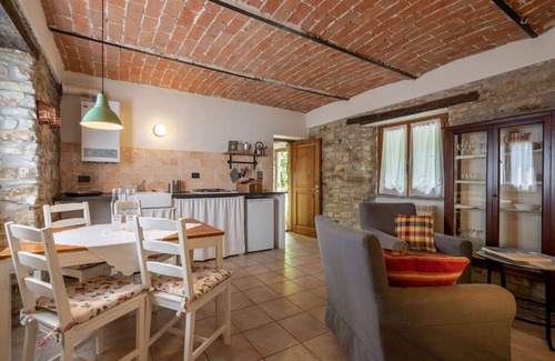 Monastero Bormida Apartment | Nice apartment for 2 people with WIFI, pool, TV and parking