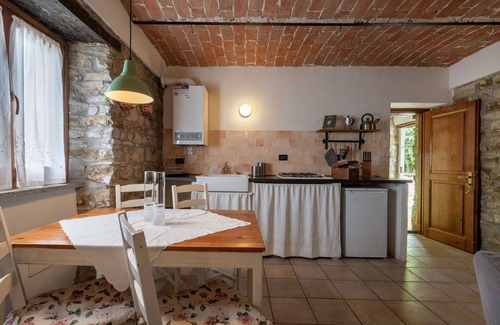 Monastero Bormida Apartment | Nice apartment for 2 people with WIFI, pool, TV and parking