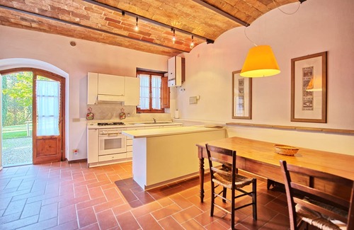 San Casciano in Val di Pesa Apartment | Nice apartment with WIFI, pool, A/C, TV, pets allowed and parking, close to Greve In Chianti
