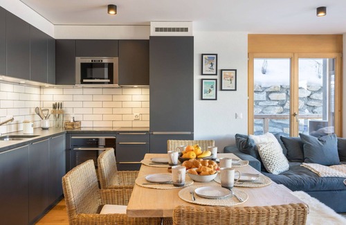 Nendaz Apartment | Nice apartment for 6 guests with hot tub, WIFI, TV and balcony