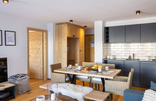 Nendaz Apartment | Nice apartment for 6 guests with hot tub, WIFI, TV and balcony