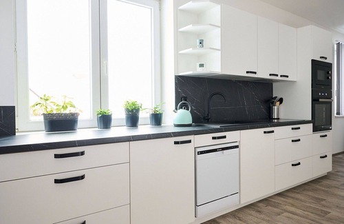 Desna Apartment | Nice apartment for 6 guests with WIFI, pool, TV, patio and parking