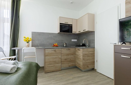 Balatonszarszo Apartment | Nice apartment for 2 people with WIFI, A/C, TV, patio and parking