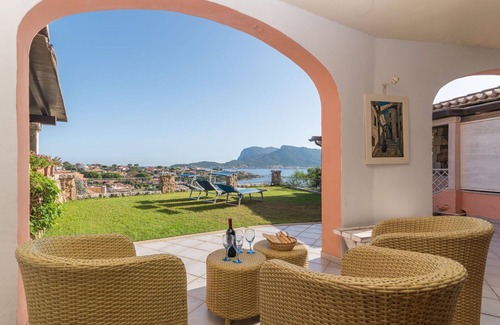 Baia Caddinas Apartment | Nice apartment for 4 guests with WIFI, pool, A/C, TV, terrace and parking