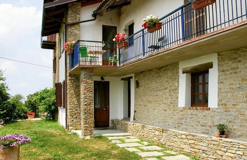 Murazzano Apartment | Nice apartment for 2 guests with pool, patio and parking