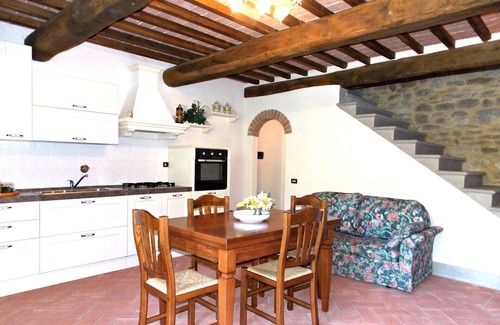 Dicomano Apartment | Nice apartment for 2 people with WIFI, pool, TV, pets allowed and parking