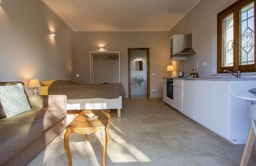 Fucecchio Apartment | Nice apartment for 2 people with WIFI, A/C, pool, pets allowed and parking
