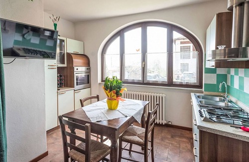 La Morra Apartment | Nice apartment for 2 people with WIFI, pool, TV, patio, pets allowed and parking